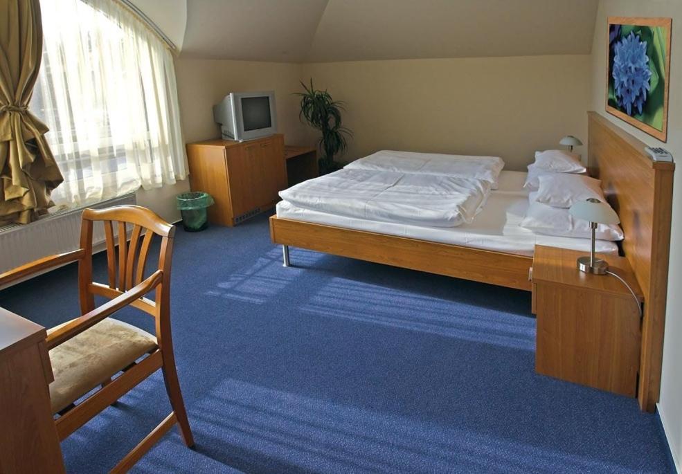 Hotel Promedicum Panzio Veszprém Habitación foto